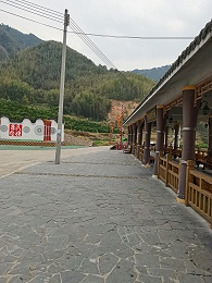 清远三水瑶族乡云雾村挂榜村小组装上bsports太阳能路灯