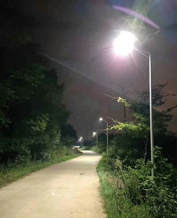 四川太阳能路灯_农村太阳能路灯_bsports30W太阳能路灯
