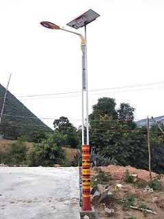 阳光驱动，夜色温柔：太阳能路灯的日常照明体验
