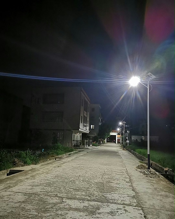 广东太阳能路灯_乡村太阳能路灯_bsports