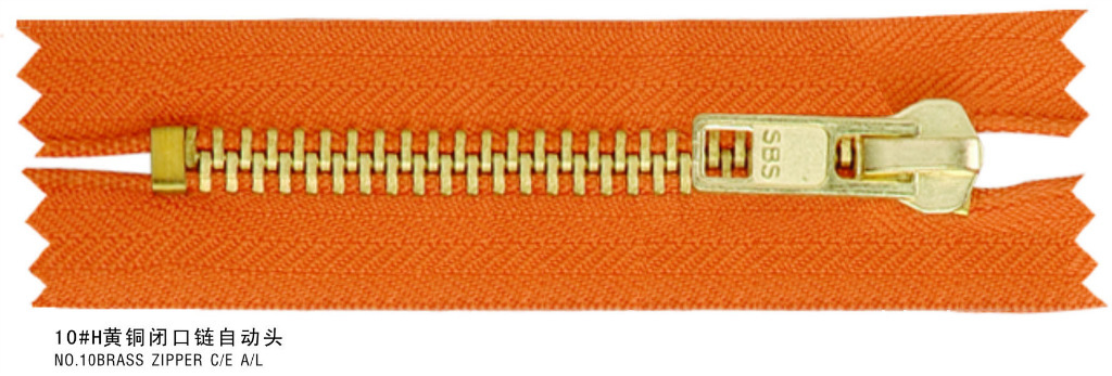 3.《上观新闻》打着免费的幌子向中老年人卖货、卖课