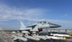 但绝不问你外交政策怎么定