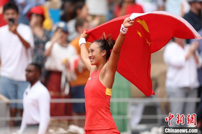 巴黎奥运塞纳河畔，中国体坛群星闪耀，众新秀