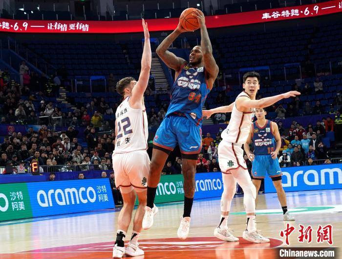 四川男篮加时险胜南京男篮 亨特砍下47分助队登