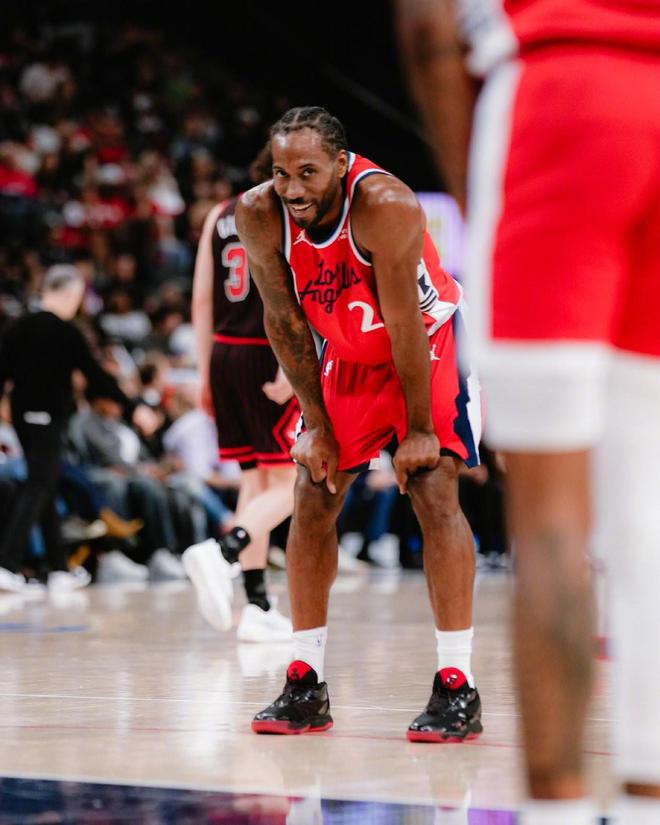 伦纳德第三节2+1助快船取胜 连续44场20+追平队史