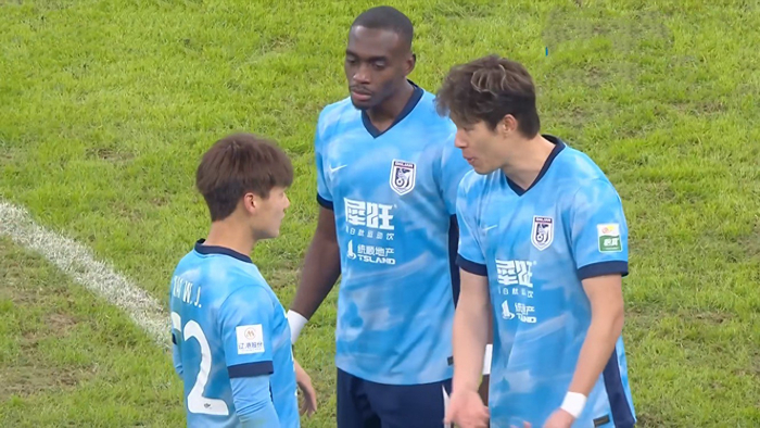 大连英博1-0力克海港 李国旭战术革新助球队重拾