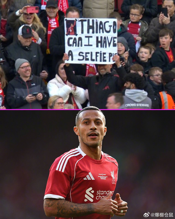 克洛普利物浦传奇赛场邀蒂亚戈合影